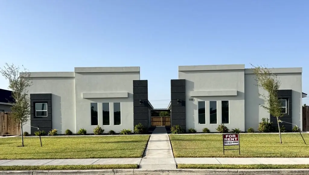 Front exterior of 1118 Country Club Drive